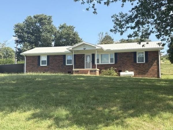 229 McClures Bend Ln , Carthage, TN 37030