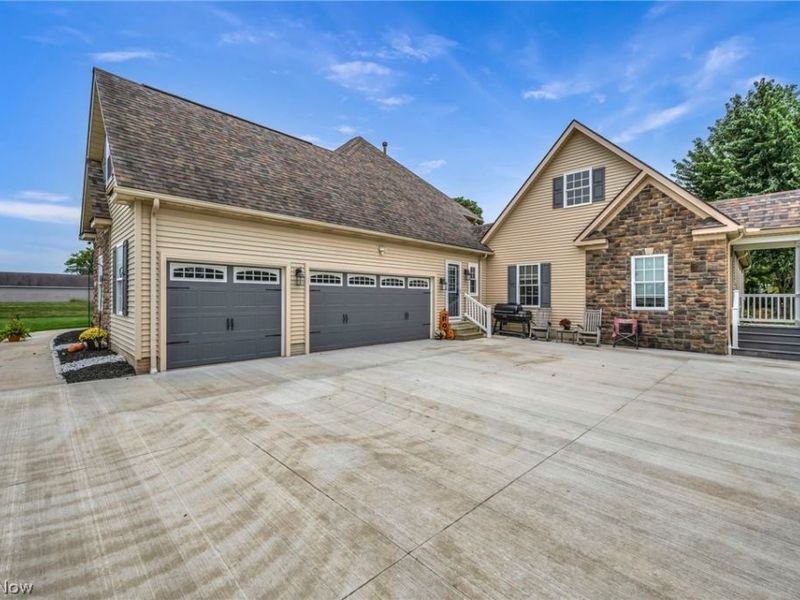 17400 Creekside Street, Lagrange, OH 44050 Photo 3