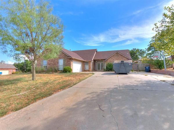 1311 Cambridge Drive, Shawnee, OK 74804