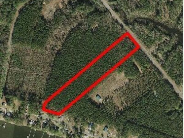 38 Pine Crest Road , Bath, NC 27808