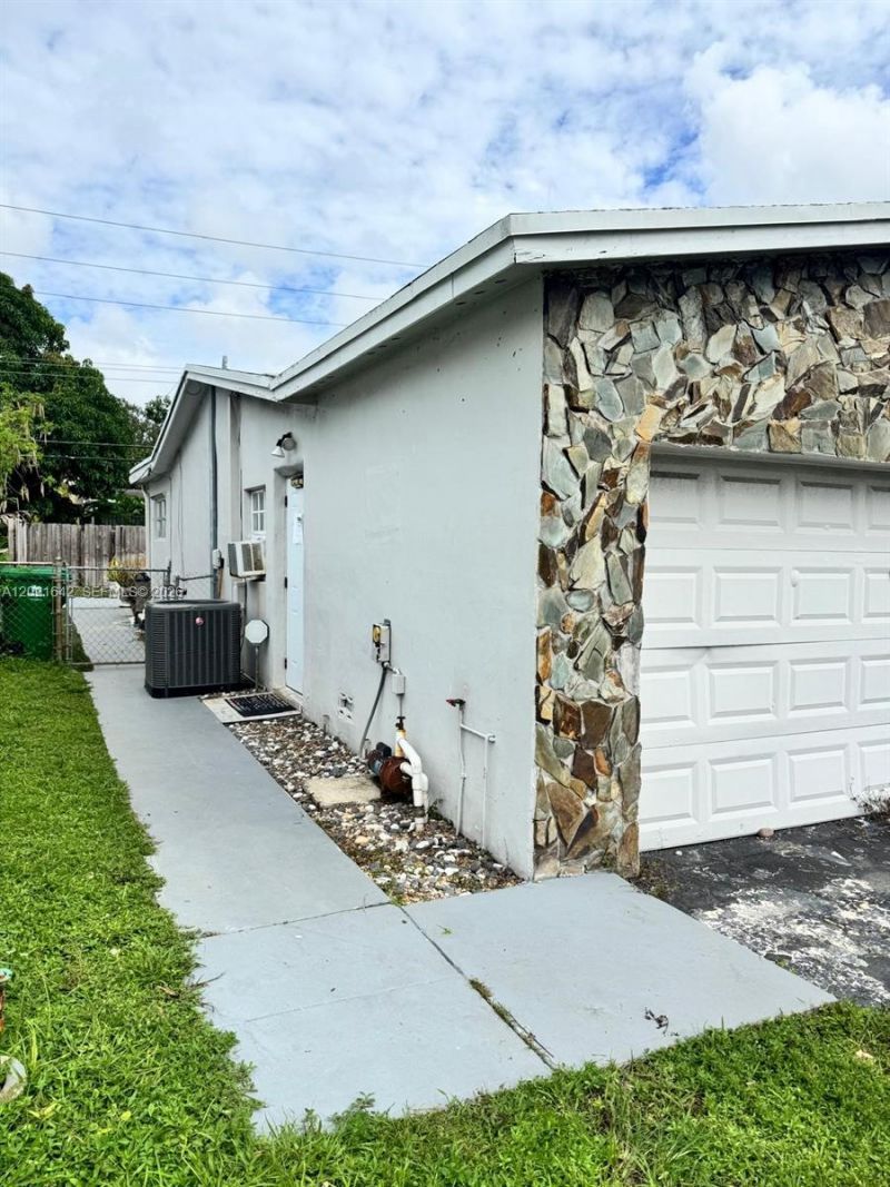 7321 Fairway Blvd, Unit 1, Miramar, FL 33023 Photo