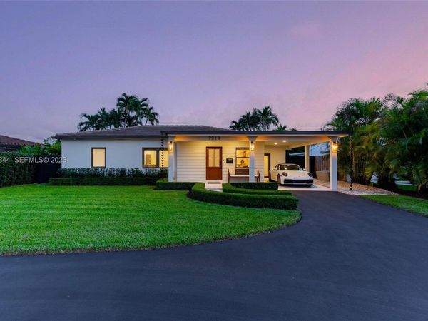 7510 SW 32nd St , Miami, FL 33155