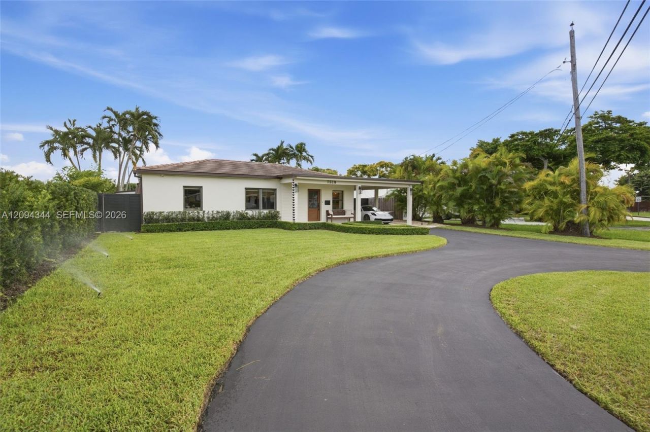 7510 SW 32nd St , Miami, FL 33155 Photo