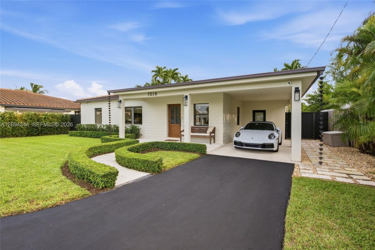 7510 SW 32nd St , Miami, FL 33155 Photo