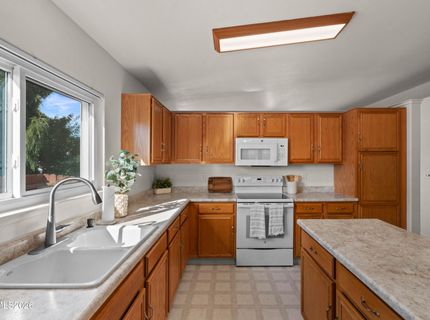 6904 Brahms Drive, Sun Valley, NV 89433 Photo