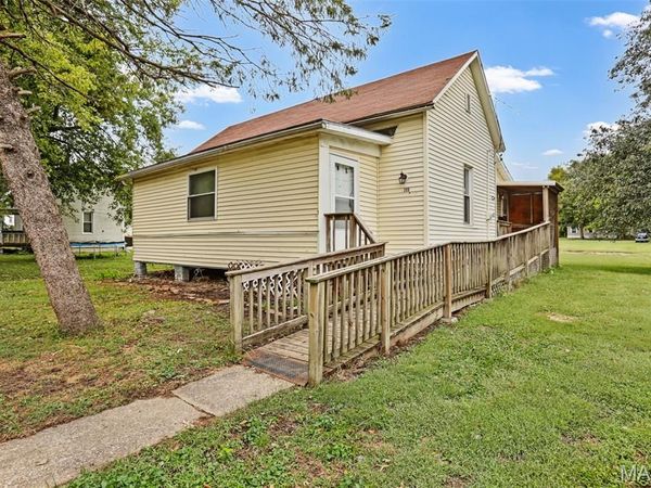 209 W 6th South Street , Mount Olive, IL 62069