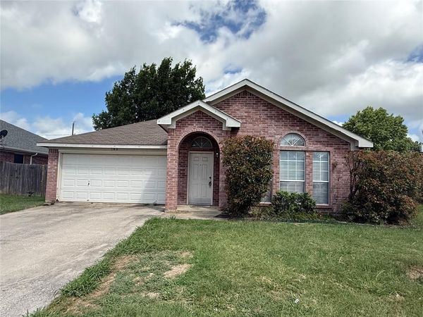 1142 Margie Street, Burleson, TX 76028