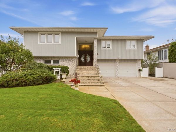 2962 Hewlett Avenue , Merrick, NY 11566