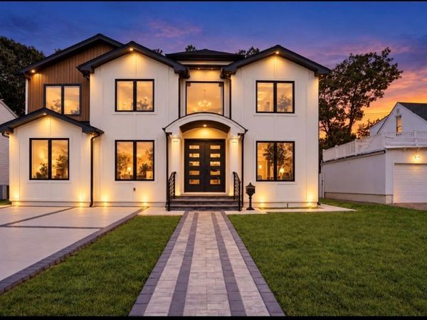 940 Southern Drive, Franklin Square, NY 11010