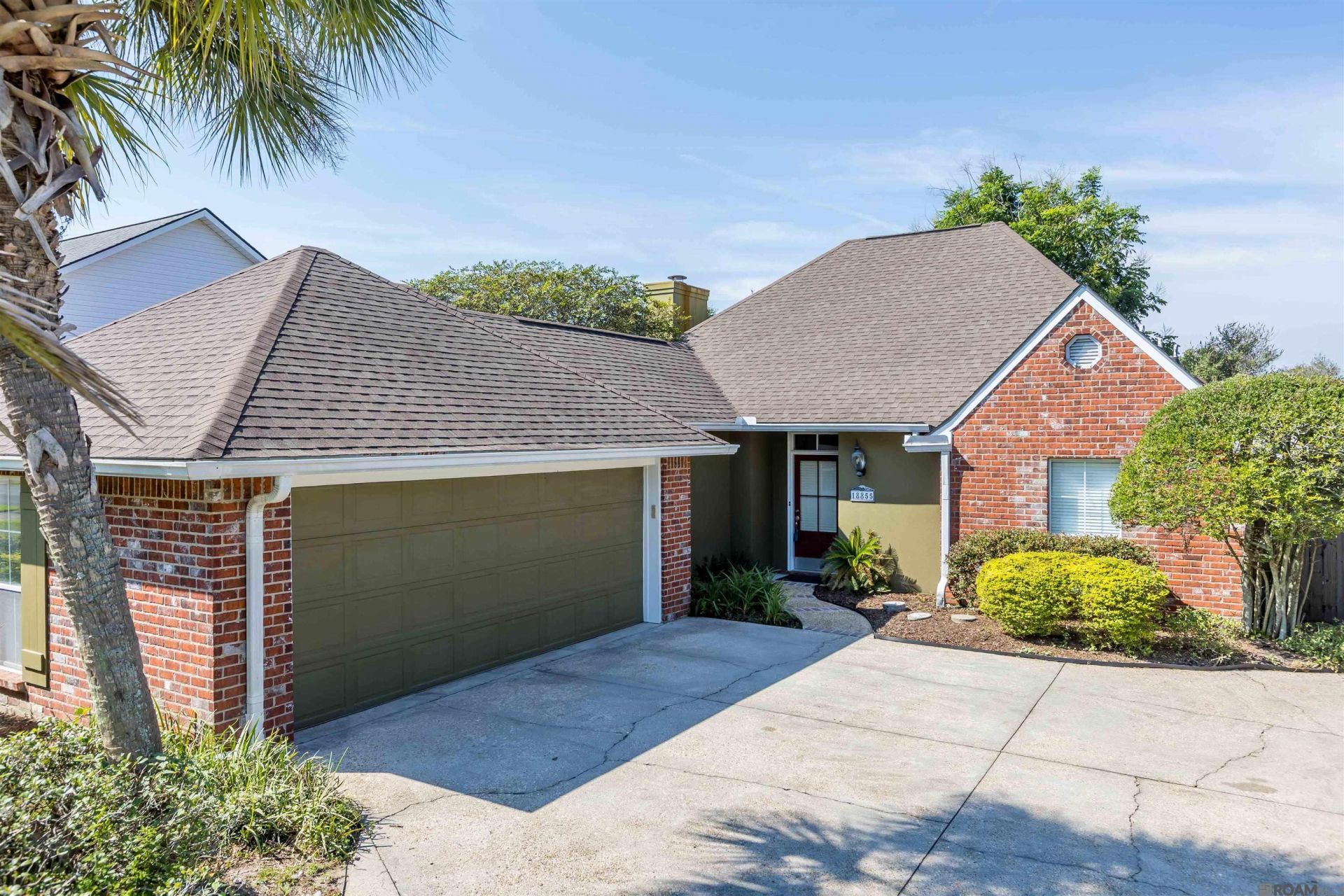 18855 W Lake Terrace Dr, Baton Rouge, LA 70817 Main Photo