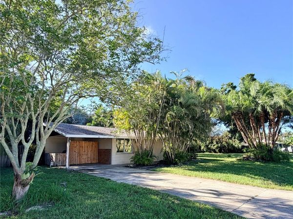 225 MAGNOLIA ROAD , VENICE, FL 34293