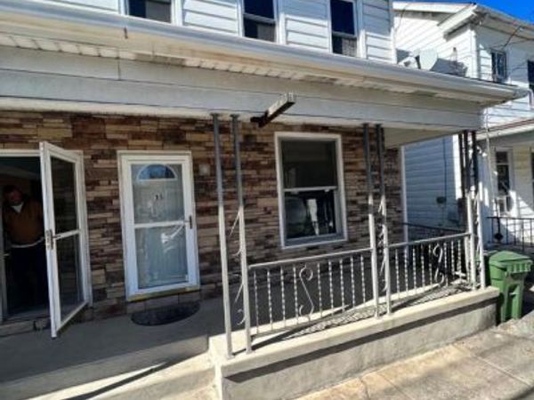 35 POTTSVILLE STREET E , PINE GROVE, PA 17963