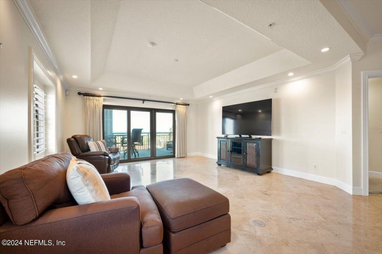405 1st Street S, Unit 211, Jacksonville Beach, FL 32250 Photo