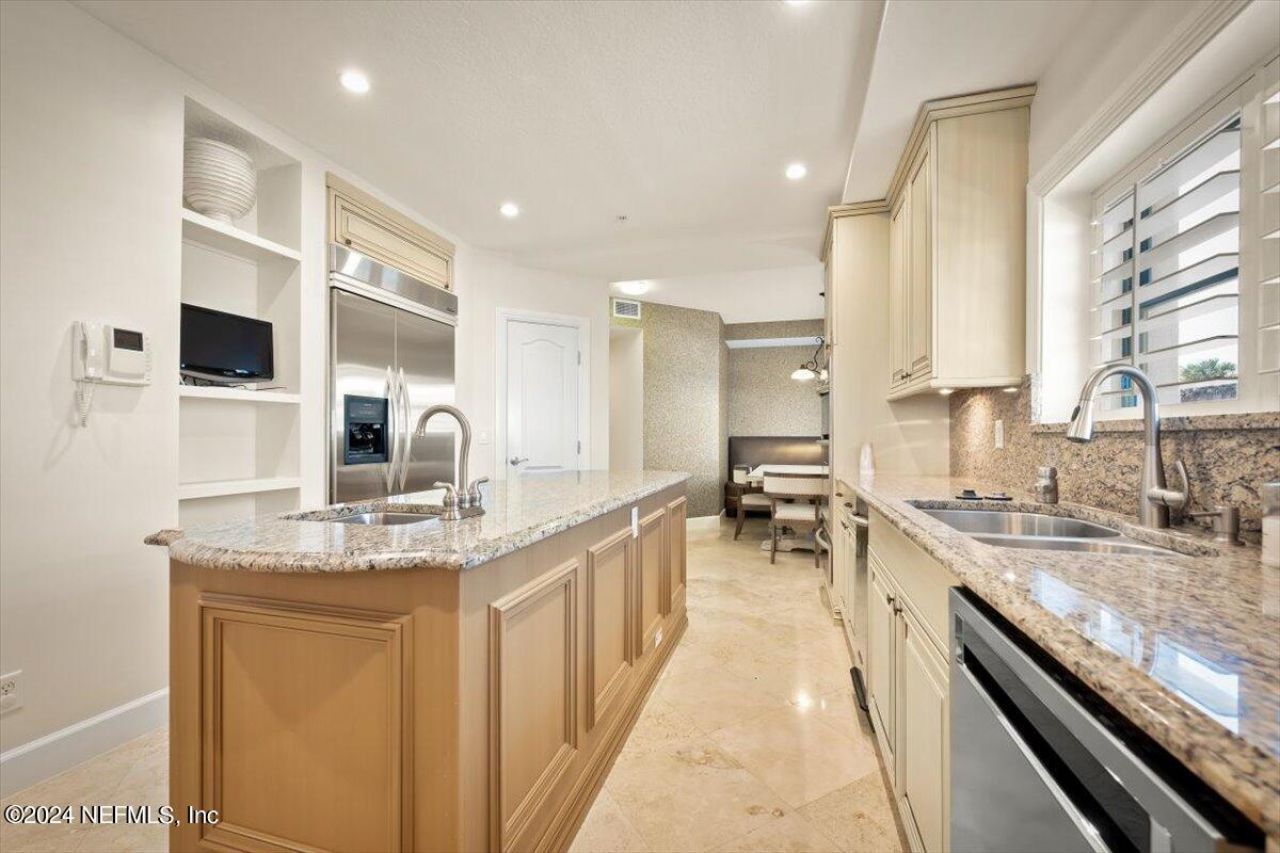 405 1st Street S, Unit 211, Jacksonville Beach, FL 32250 Photo