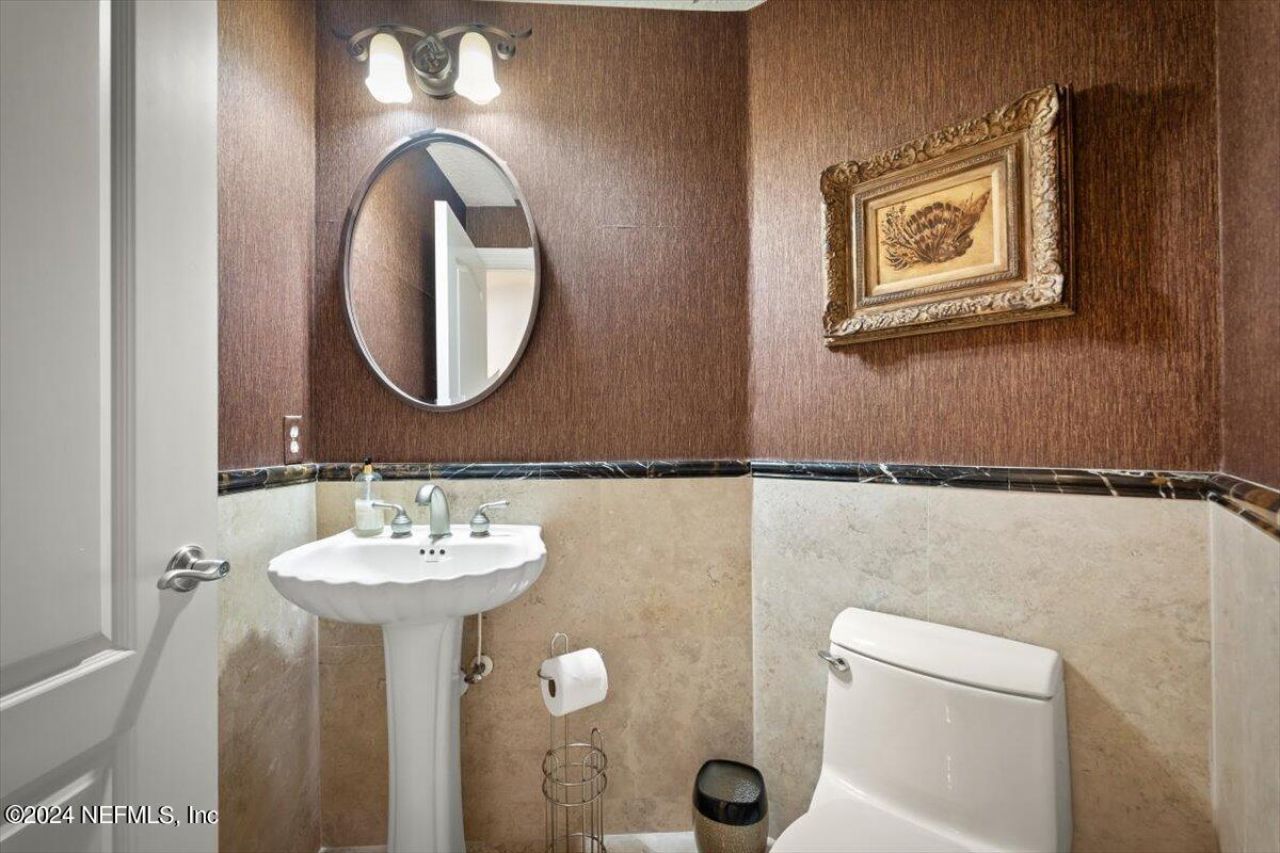 405 1st Street S, Unit 211, Jacksonville Beach, FL 32250 Photo
