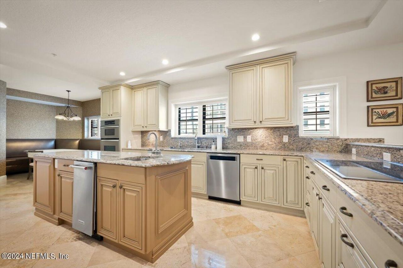 405 1st Street S, Unit 211, Jacksonville Beach, FL 32250 Photo