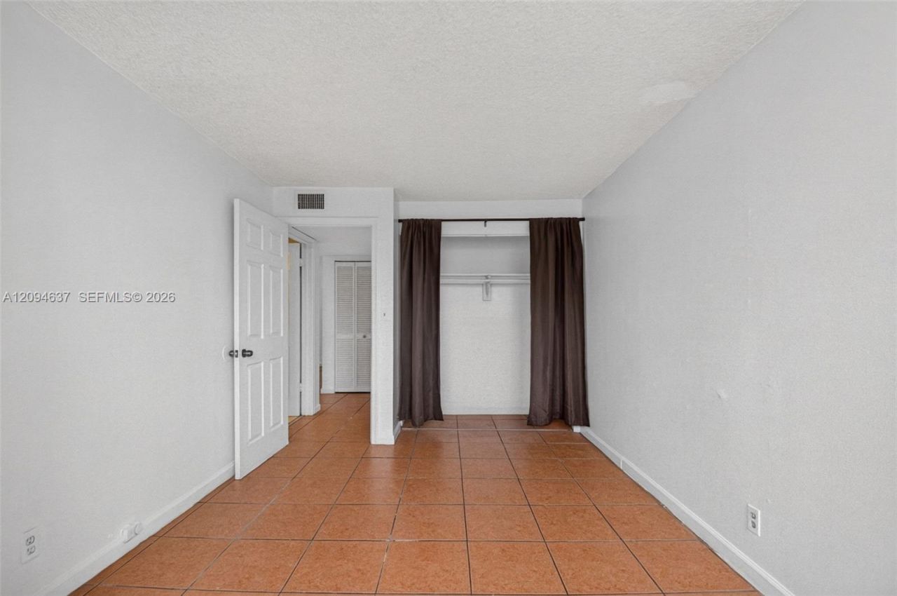 1880 N Congress Ave , Unit 301, West Palm Beach, FL 33401 Photo
