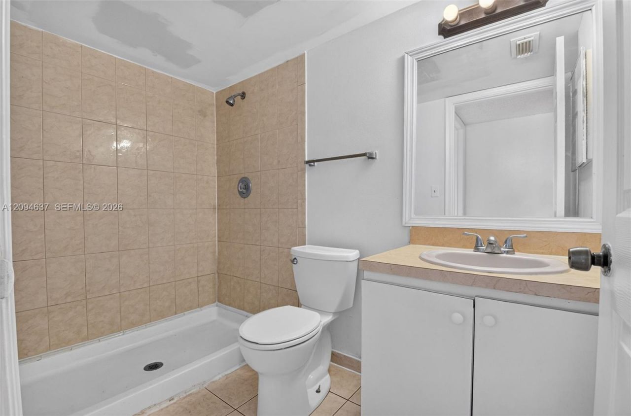1880 N Congress Ave , Unit 301, West Palm Beach, FL 33401 Photo