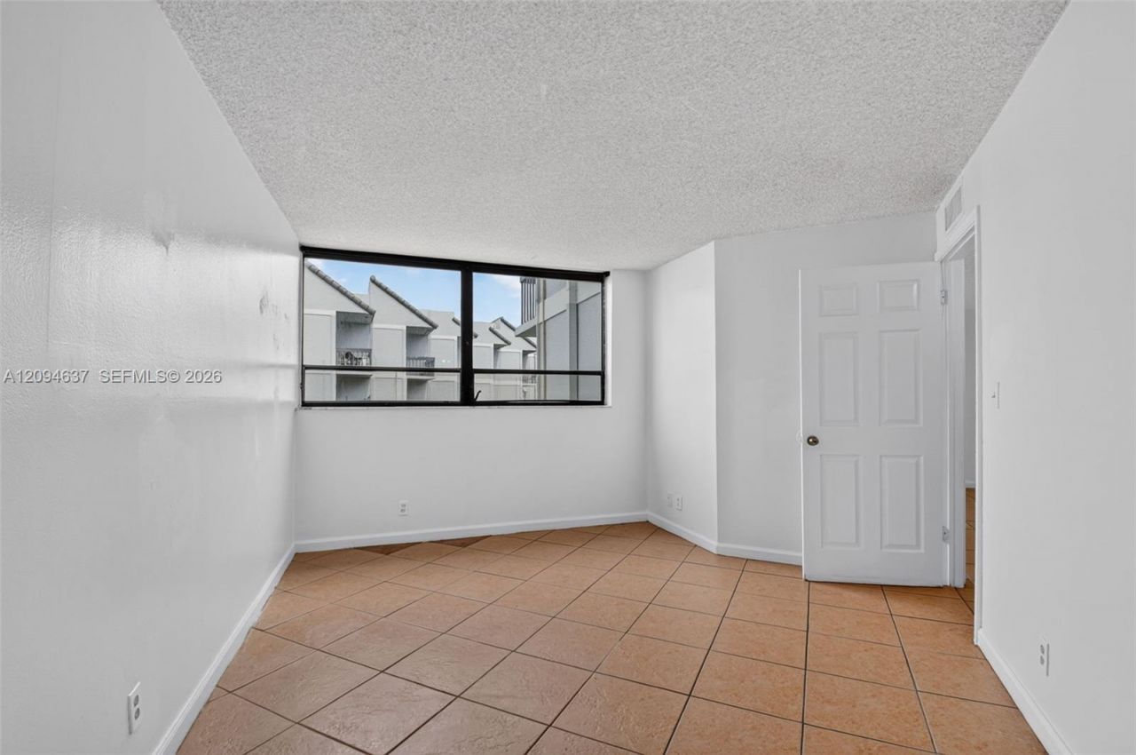 1880 N Congress Ave , Unit 301, West Palm Beach, FL 33401 Photo
