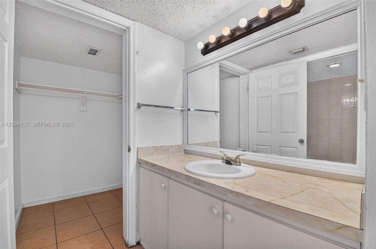 1880 N Congress Ave , Unit 301, West Palm Beach, FL 33401 Photo