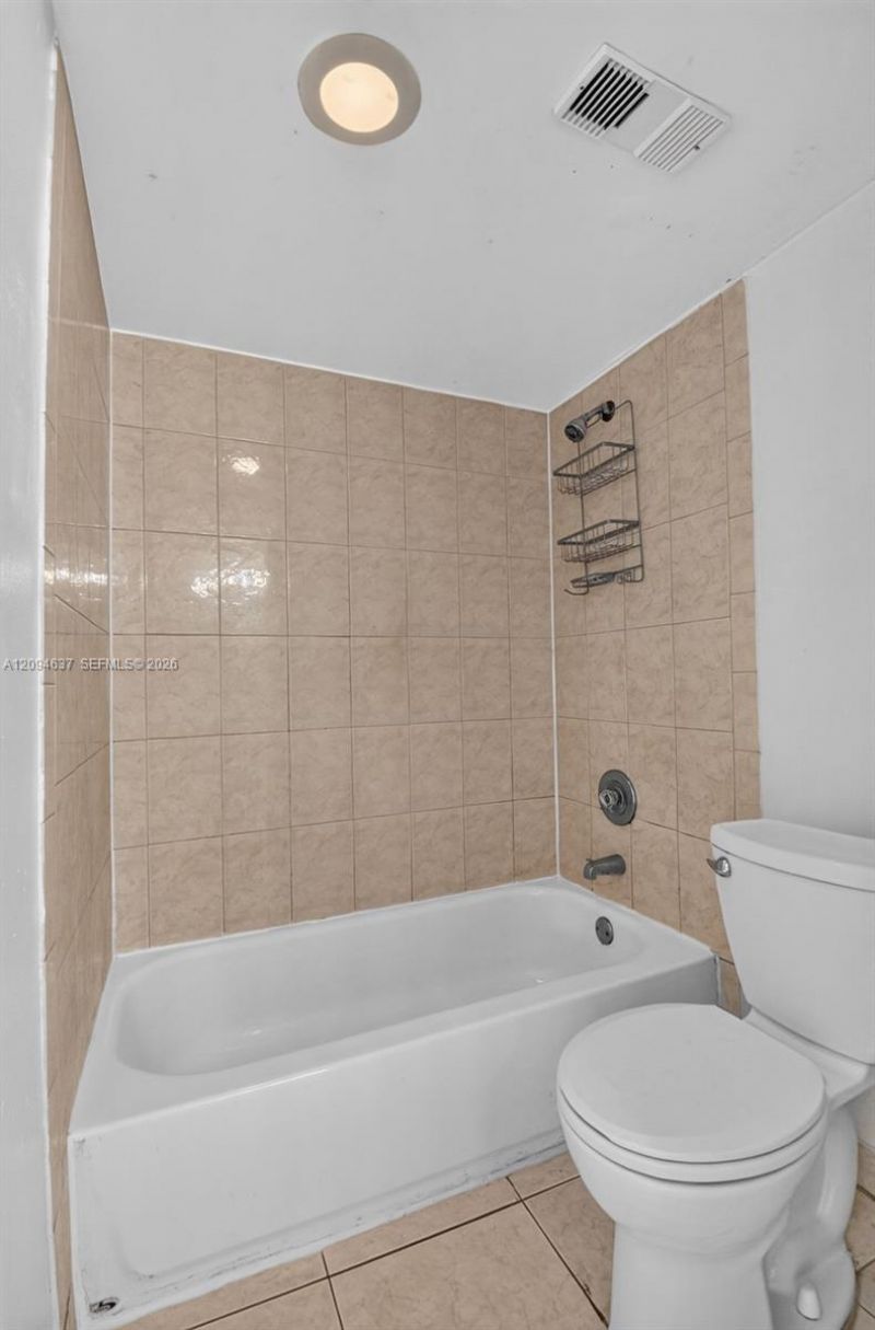 1880 N Congress Ave , Unit 301, West Palm Beach, FL 33401 Photo