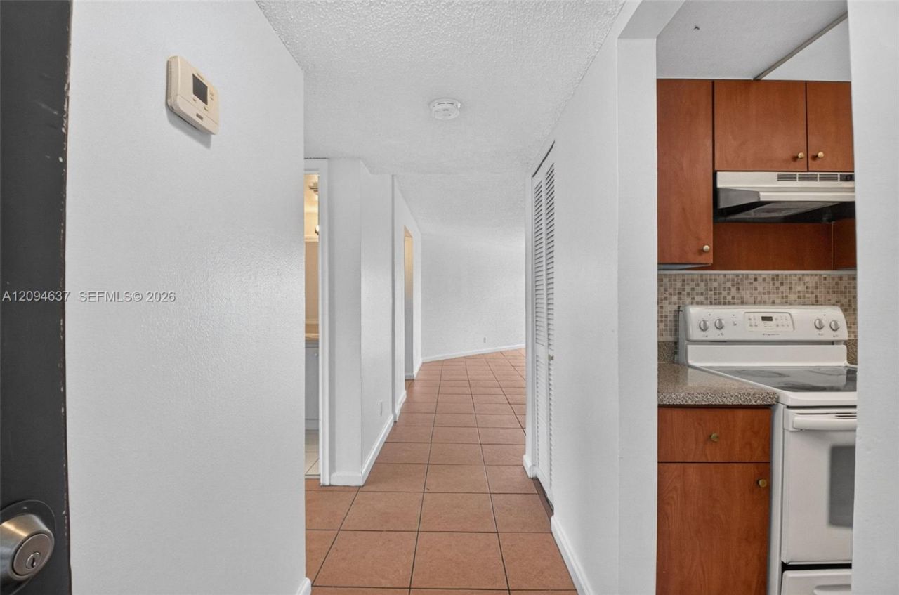 1880 N Congress Ave , Unit 301, West Palm Beach, FL 33401 Photo