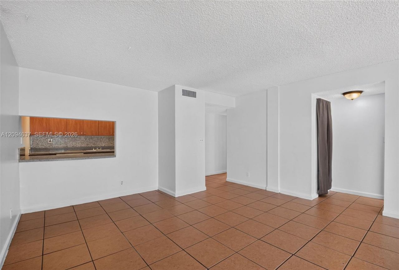 1880 N Congress Ave , Unit 301, West Palm Beach, FL 33401 Photo