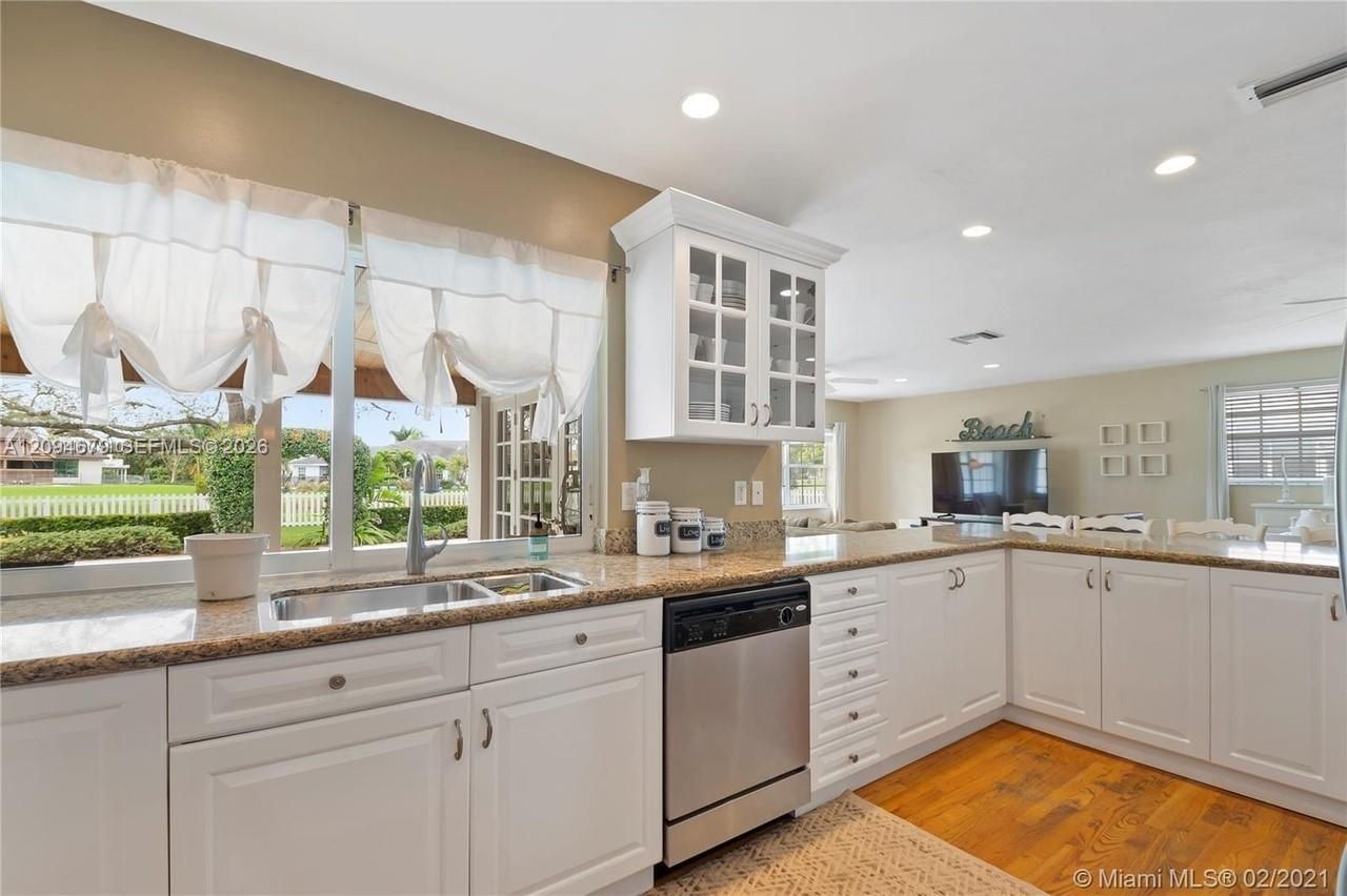 16220 SW 88th Ave Rd, Palmetto Bay, FL 33157 Photo