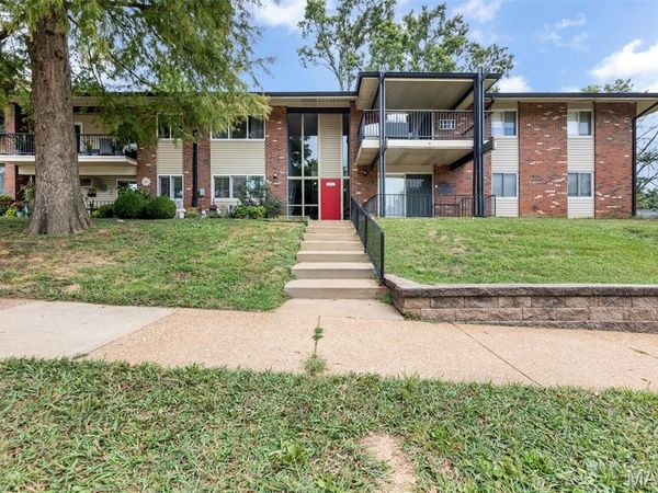 9111 Villaridge Court , Unit B, St Louis, MO 63123