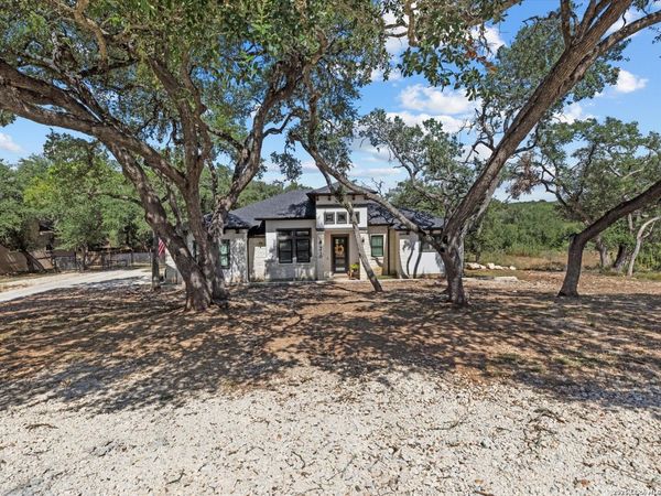 210 FALLING HLS, New Braunfels, TX 78132