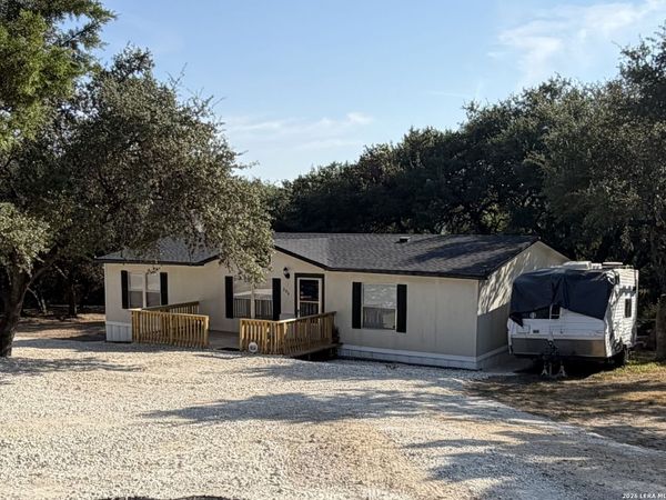206 N Scenic Loop, Canyon Lake, TX 78133