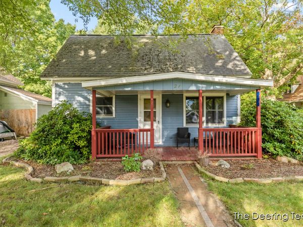 21 S Gibbs Street, White Cloud, MI 49349