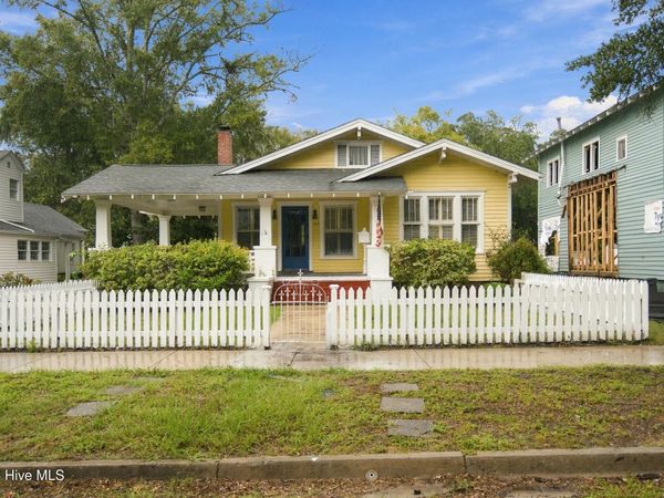 105 S Atlantic Avenue, Southport, NC 28461