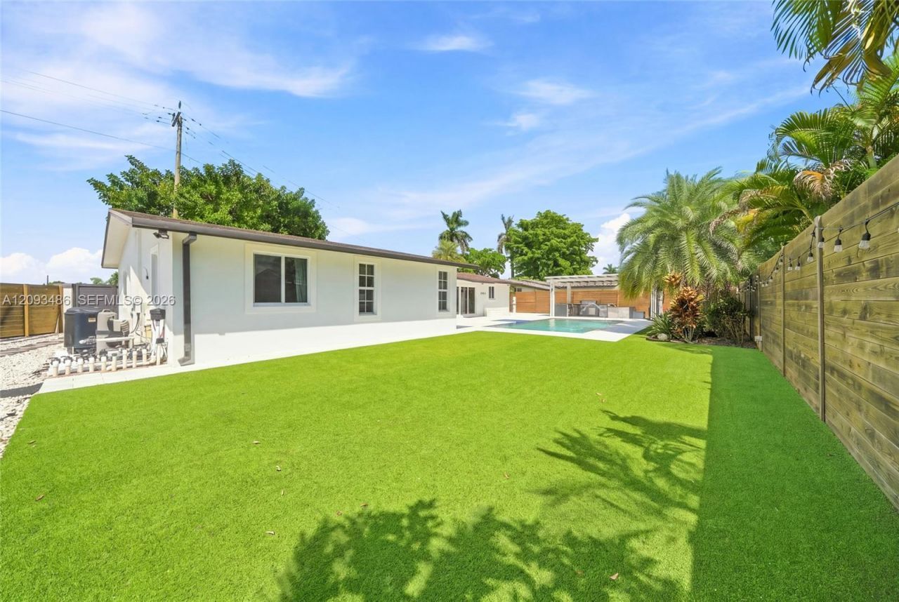 8031 SW 97th Ave , Miami, FL 33173 Photo