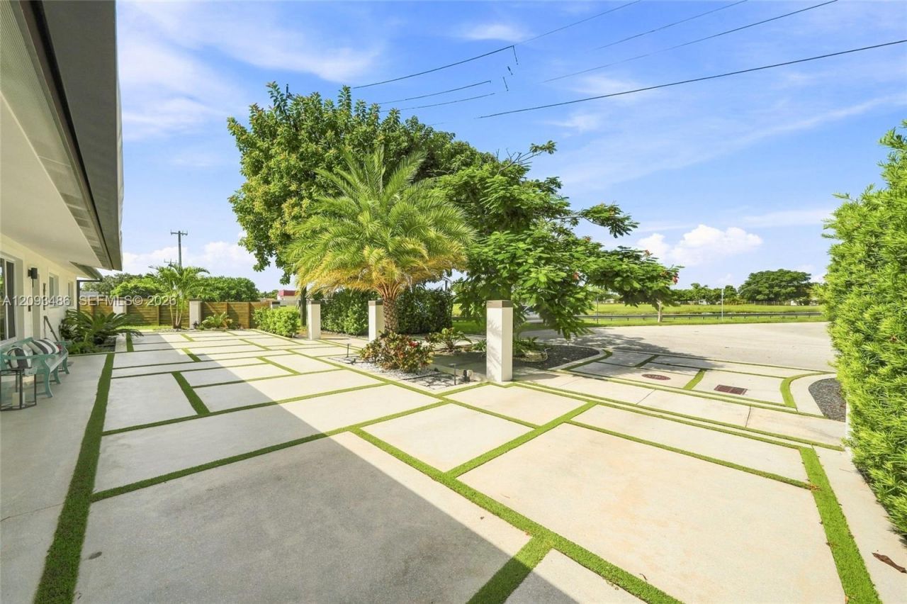8031 SW 97th Ave , Miami, FL 33173 Photo