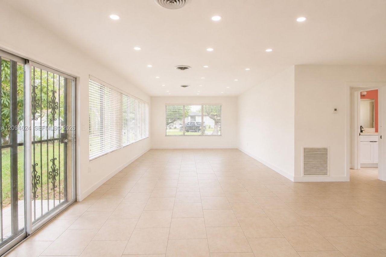 50 NE 132nd Ter, North Miami, FL 33161 Photo
