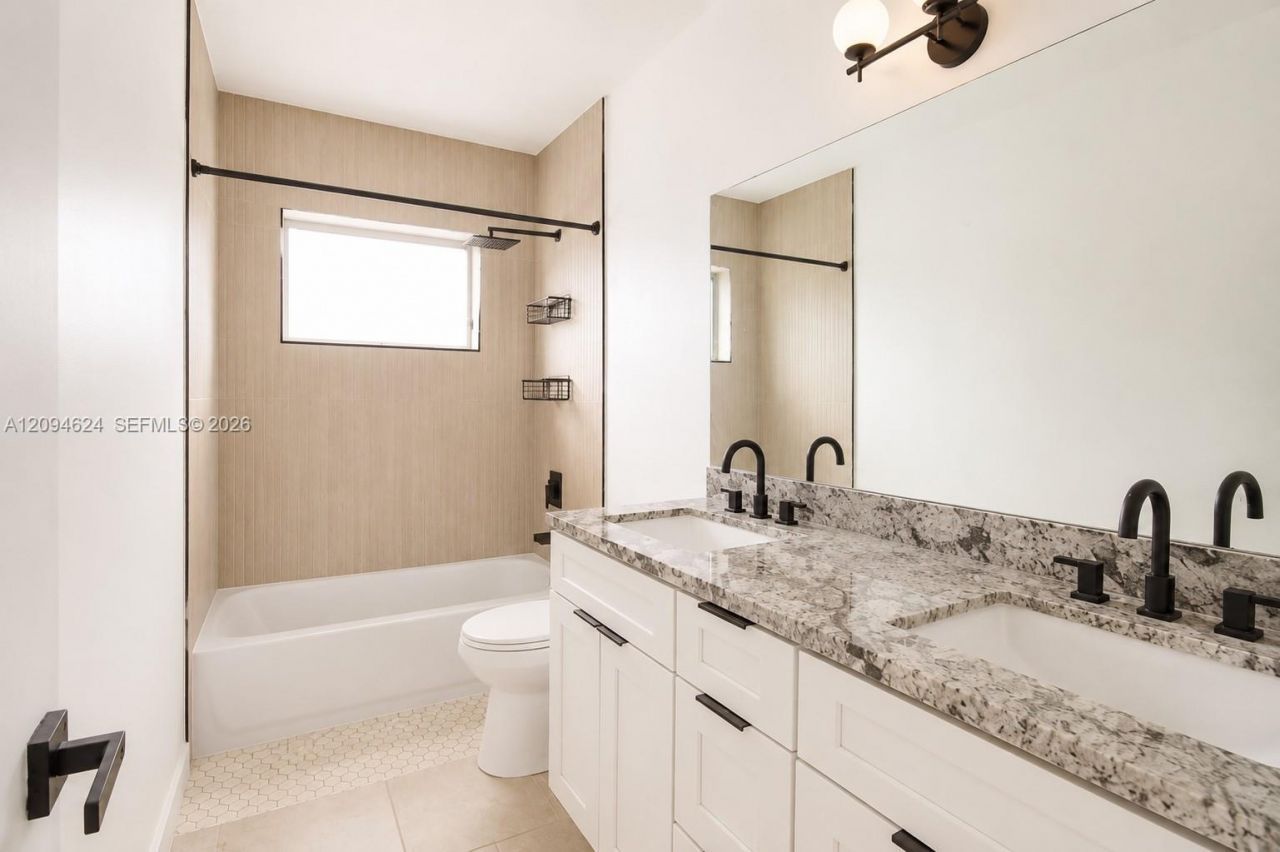 50 NE 132nd Ter, North Miami, FL 33161 Photo