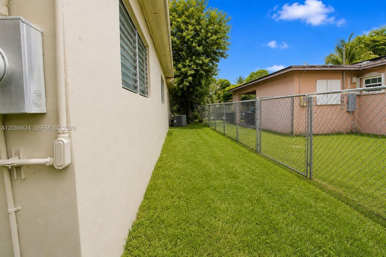 50 NE 132nd Ter, North Miami, FL 33161 Photo