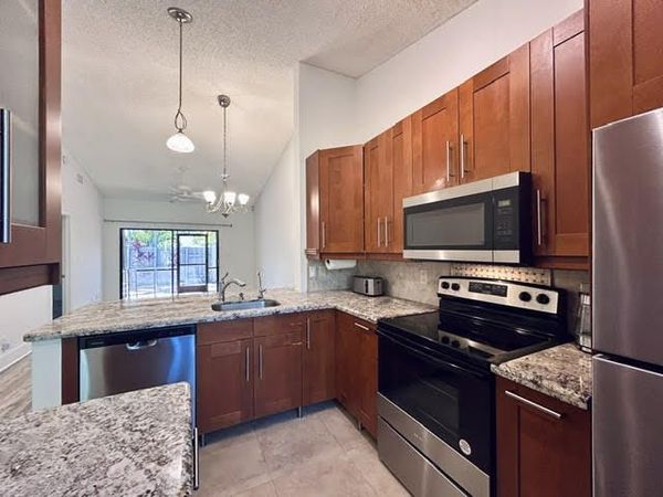 3054 S OAKLAND FOREST Drive, Unit 2206, Oakland Park, FL 33309
