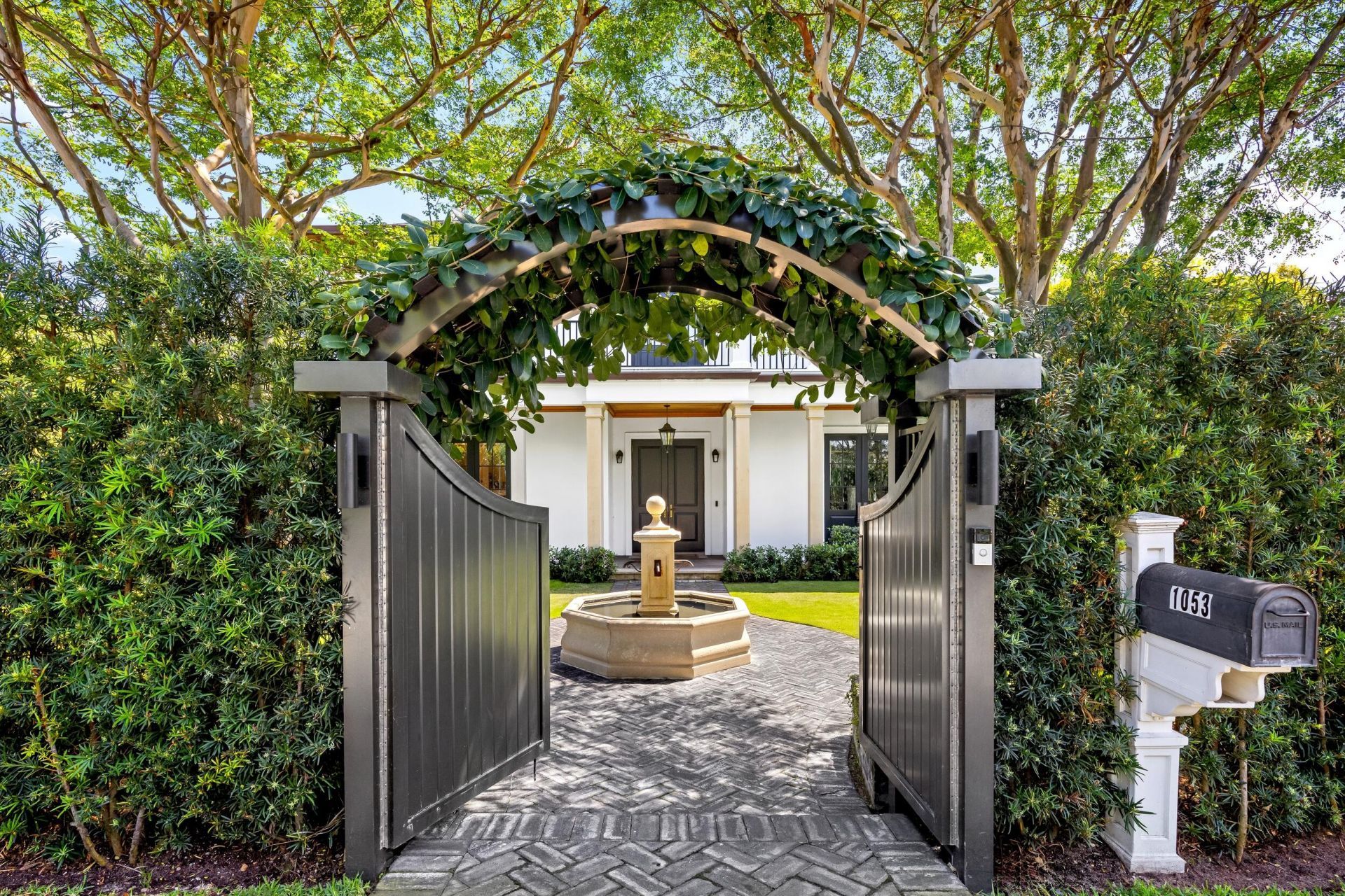 1053 N Lake Way, Palm Beach, FL 33480 Photo