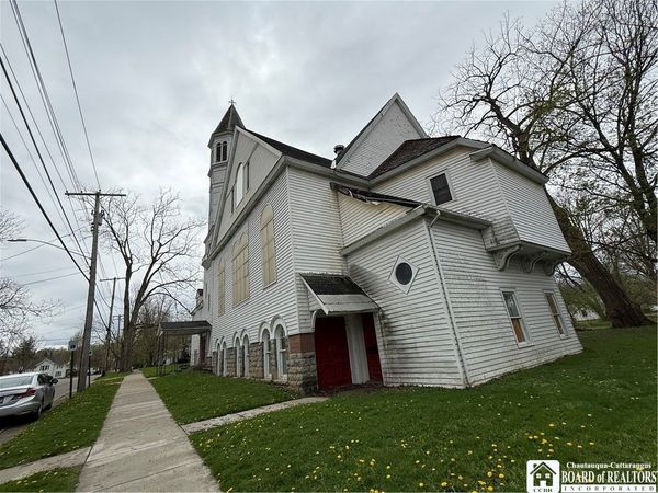 30 N Chapel Street , Gowanda, NY 14070