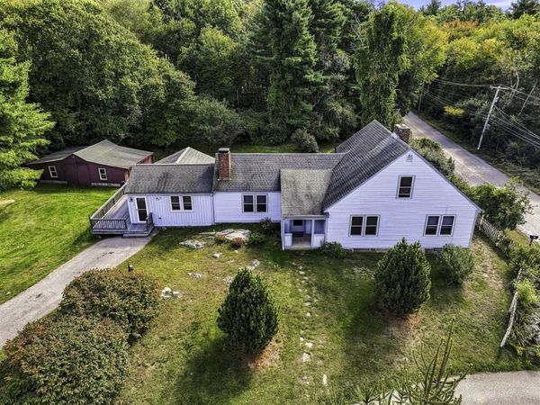 15 North St, Upton, MA 01568