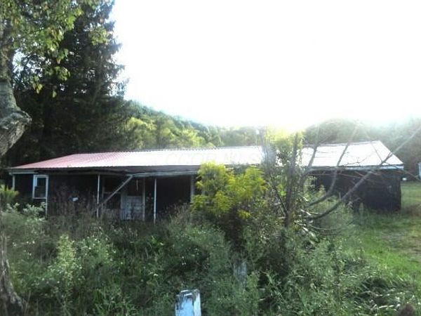 4308 Flat Road SE, Uhrichsville, OH 44683