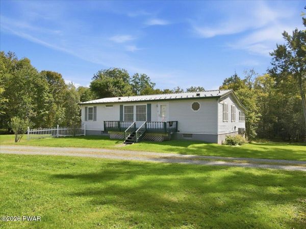 9 Tall Trees Lane , Beach Lake, PA 18405