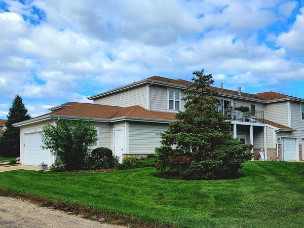 6620 Meadowlands CIRCLE, Unit 8 C, Pleasant Prairie, WI 53158