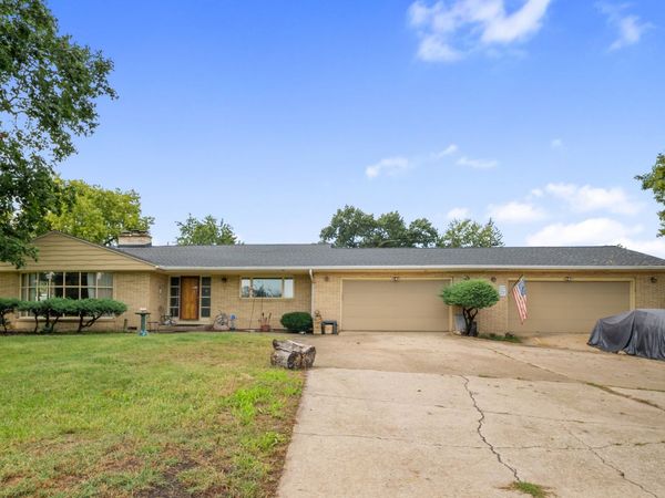 400 Sugar Creek Drive, Joliet, IL 60433