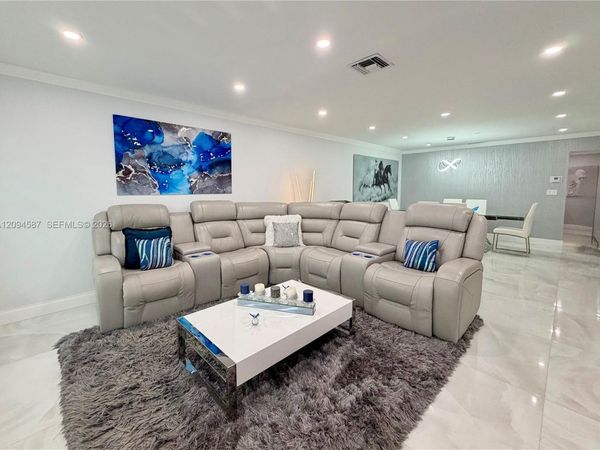 520 NW 46th St , Deerfield Beach, FL 33064