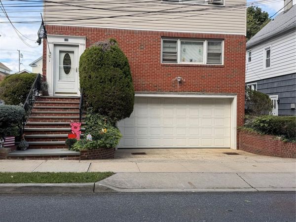 210 Orchard Street , Westbury, NY 11590