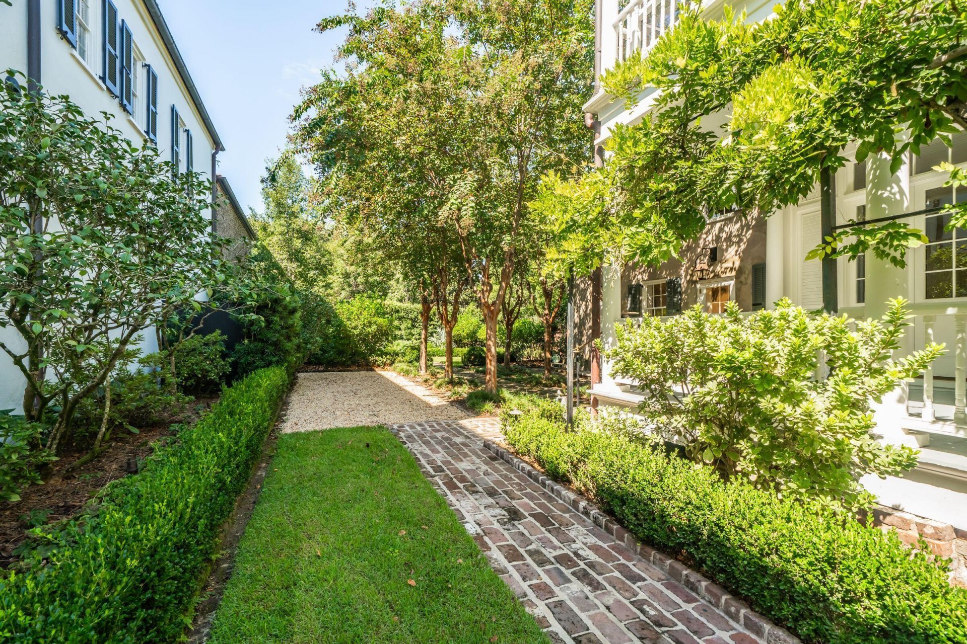41 King Street Photo 68