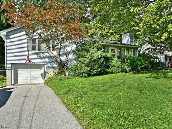 884 Keefer Road , Girard, OH 44420